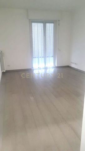 Appartamento in residenziale in Via Lainate 60