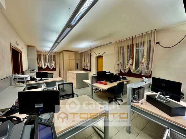 Ufficio in commerciale in