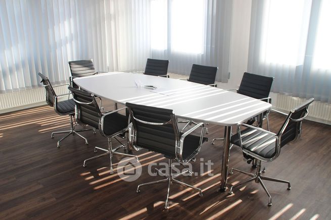 Ufficio in commerciale in Via Pola 4