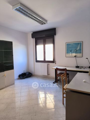 Ufficio in commerciale in Via Stazione
