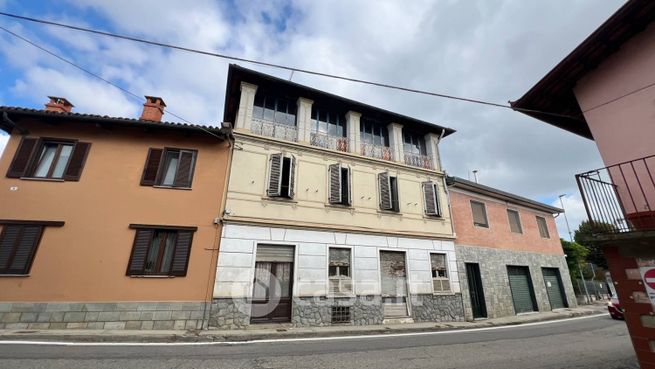 Casa indipendente in residenziale in Via Roma 6