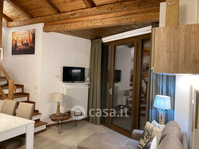 Appartamento in residenziale in Via Col Basset