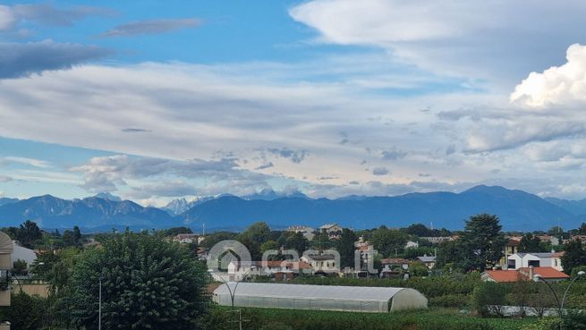 Appartamento in residenziale in Via Albona 4