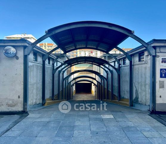 Box/posto auto in residenziale in Corso Sebastopoli 272 /E