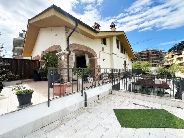 Villa in residenziale in Via Guglielmo Oberdan 51