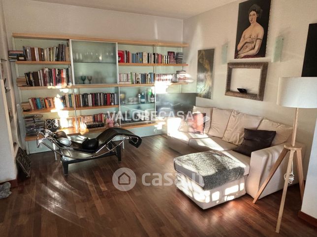 Appartamento in residenziale in Via Carriona 24