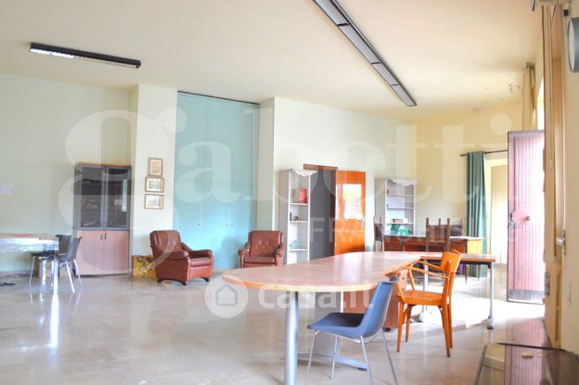 Ufficio in commerciale in Via Palma di Montechiaro 212
