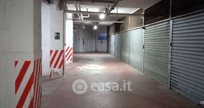 Garage/posto auto in residenziale in Piazza Merani 1