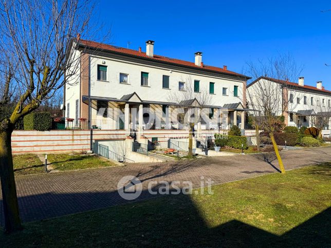 Villetta a schiera in residenziale in Via G. Pascoli 2