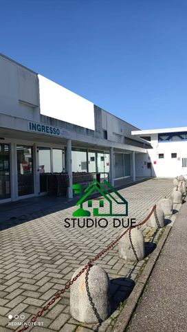 Capannone in commerciale in Via Lomazzo