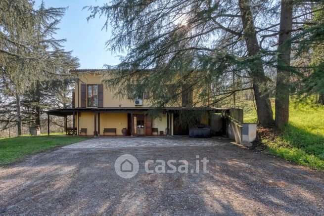 Villa in residenziale in Via Pradalbino 12