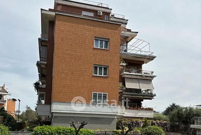 Appartamento in residenziale in Via Capena