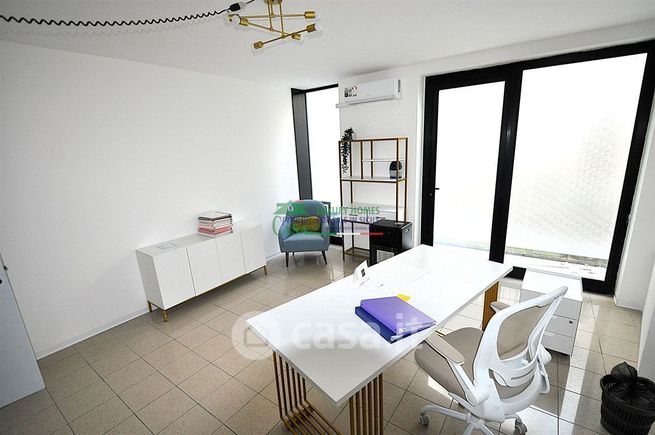 Ufficio in commerciale in Viale Sicilia