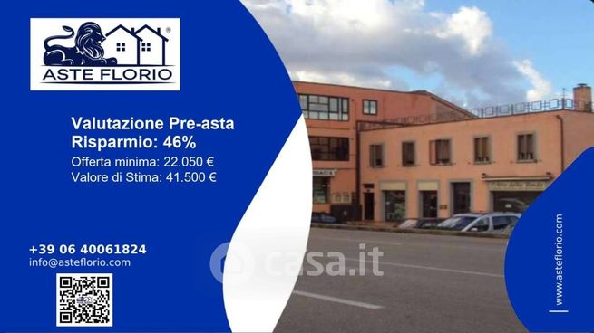 Ufficio in commerciale in Via Cannaiola