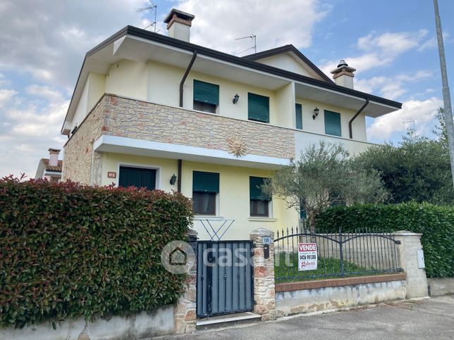Villa in residenziale in Via Aldo Moro