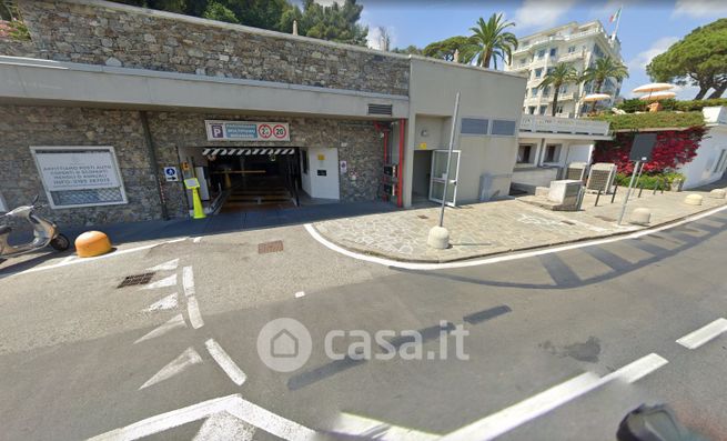 Garage/posto auto in residenziale in Via Milite Ignoto