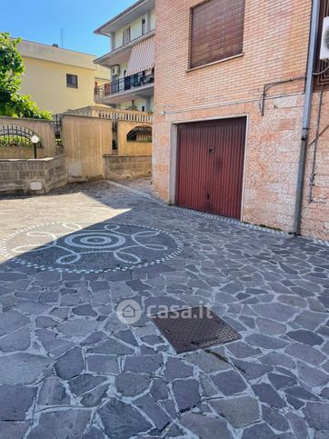 Box/posto auto in residenziale in Via Palombarese 690
