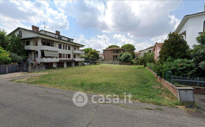 Terreno edificabile in residenziale in Via della Risaia