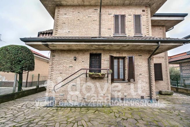 Villa in residenziale in Via per Binzago 64