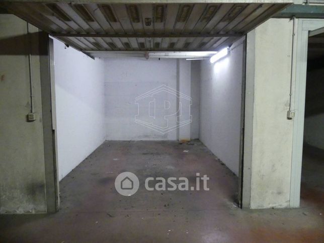 Garage/posto auto in residenziale in Piazza Alcide de Gasperi