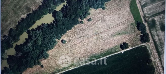 Terreno agricolo in commerciale in