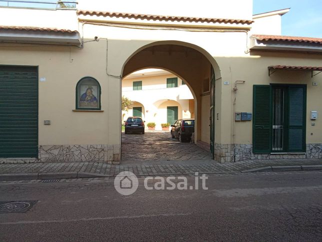 Appartamento in residenziale in Via Errico Fardella 42