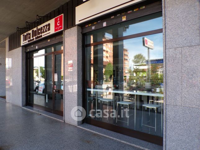 Negozio/locale commerciale in commerciale in Via XXV Aprile 67