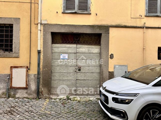 Box/posto auto in residenziale in Via Pio Fedi 16