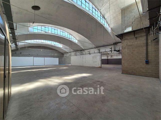 Capannone in commerciale in Via XX Settembre