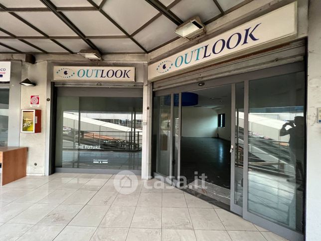 Attivitã /licenza (con o senza mura) in commerciale in Strada Statale 114 Orientale Sicula