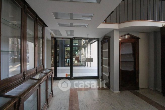 Ufficio in commerciale in Viale XX Settembre 37