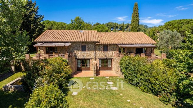 Casa bi/trifamiliare in residenziale in Via Case Sparse