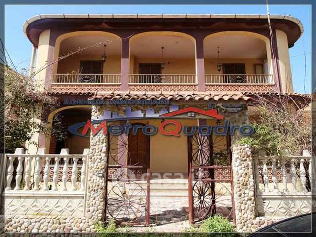 Casa indipendente in residenziale in