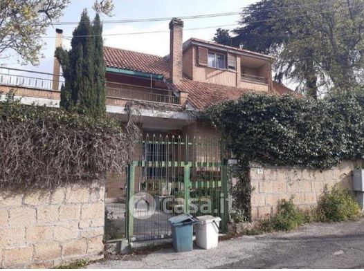 Casa bi/trifamiliare in residenziale in Via Villetta 21