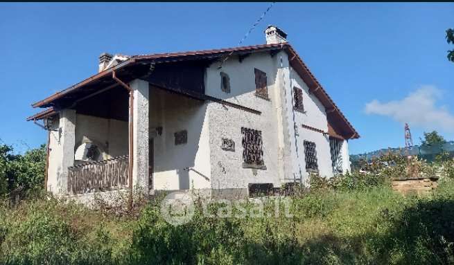 Casa bi/trifamiliare in residenziale in Via del Santuario