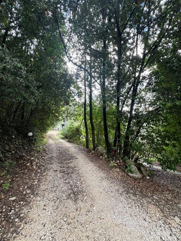 Casa indipendente in residenziale in Strada la Castagna