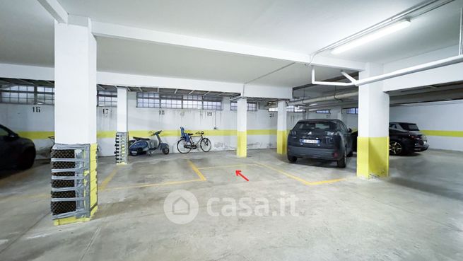 Box/posto auto in residenziale in Via Pasquale Sottocorno 50