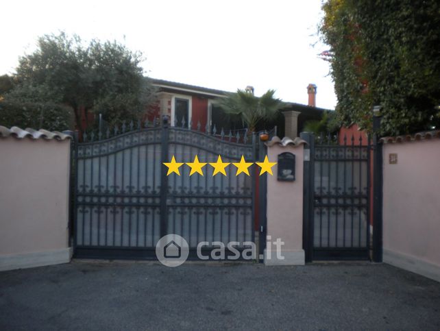 Villa in residenziale in Viale Ascanio