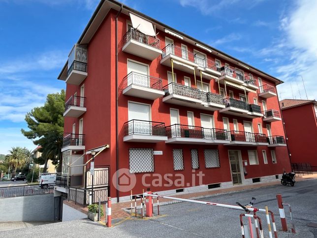 Appartamento in residenziale in Piazza Magnolie 30