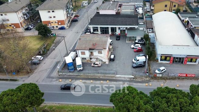 Capannone in commerciale in Via Giuseppe Mazzini 59