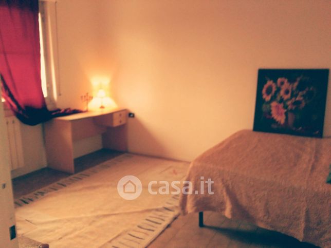 Casa bi/trifamiliare in residenziale in 