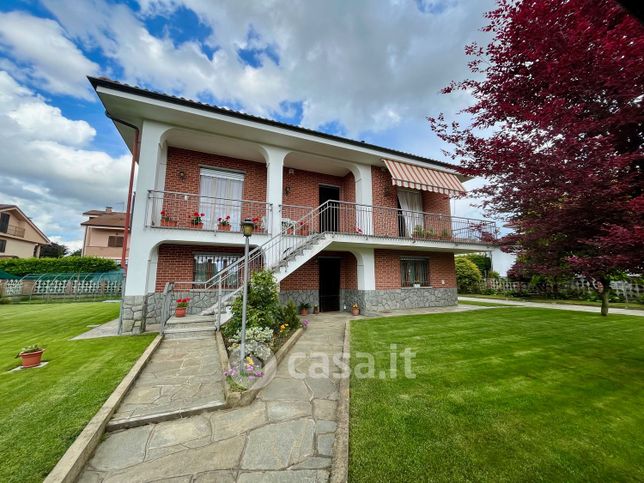 Casa indipendente in residenziale in Via Canonico G. Filipponi 15