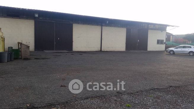 Capannone in commerciale in Via Ardeatina 956