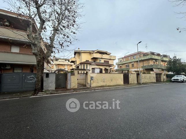 Ufficio in commerciale in Via dell'Olmo 31