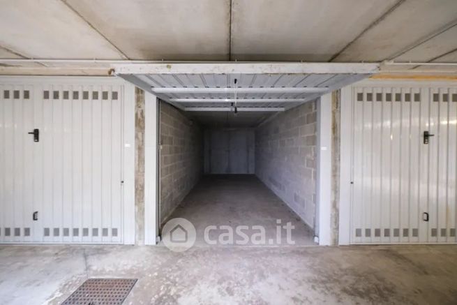 Box/posto auto in residenziale in Via Martiri di Cefalonia