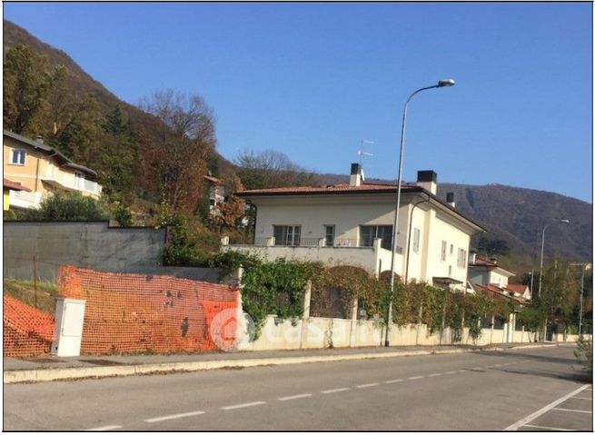Villa in residenziale in 