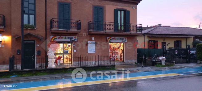 Attivitã /licenza (con o senza mura) in commerciale in Viale Europa 85 -67