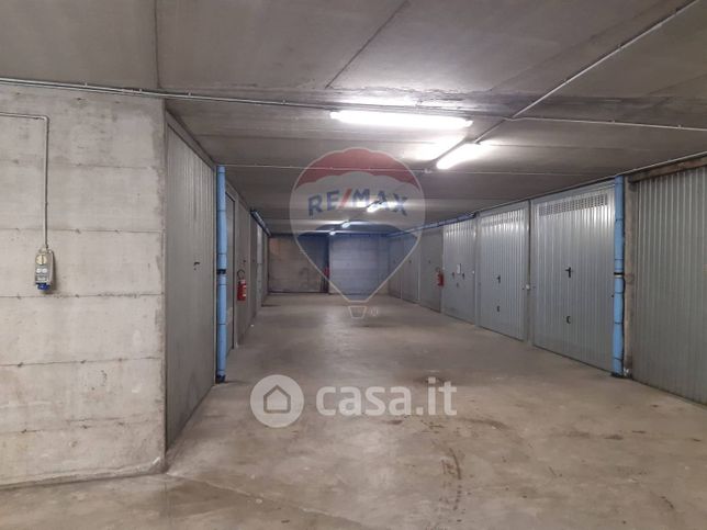 Garage/posto auto in residenziale in Via Pusterla 14