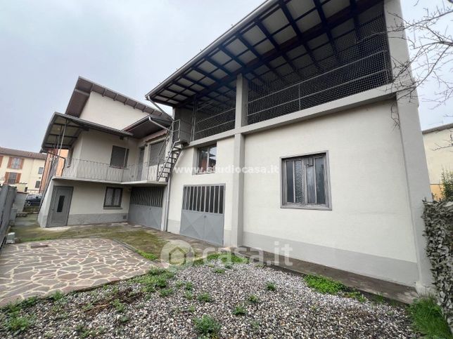 Casa indipendente in residenziale in Vicolo Fontana