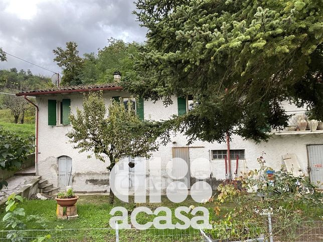 Casa indipendente in residenziale in 